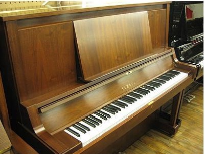 Piano Yamaha W102B